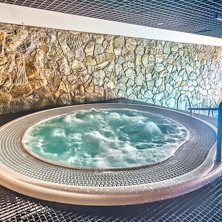 Apartmán Apartament B8 Green Z Basenem, Jacuzzi, Sauna, Spa Znajduje Sie W Tym Samym Budynku, Blisko Norweska Polana - 5d Sklářská Poruba